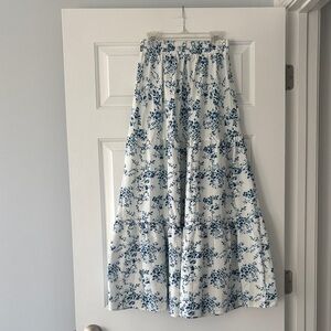 Source Unknown Blue and White Floral Maxi Skirt